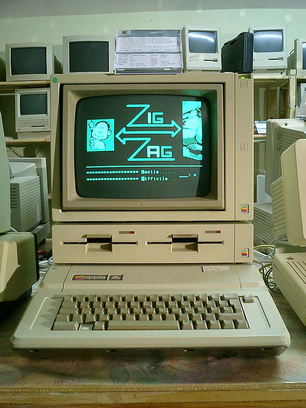 image of Apple 2e https://commons.wikimedia.org/wiki/File:Apple_iie.jpg http://www.allaboutapple.com/, CC BY-SA 2.5 IT , via Wikimedia Commons